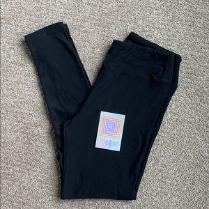 LuLaRoe one size black leggings